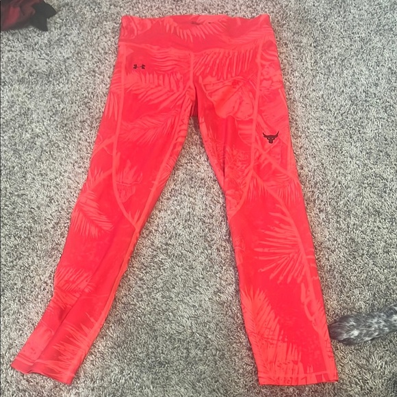 Under Armour Red Leggings Slim Fit Textured - Picture 1 of 3